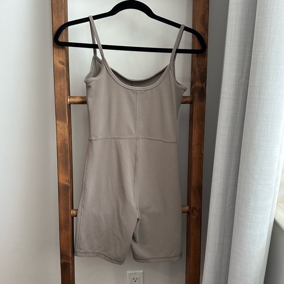 Wilfred Aritzia LIFE Divinity 7” Romper - Picture 3 of 8